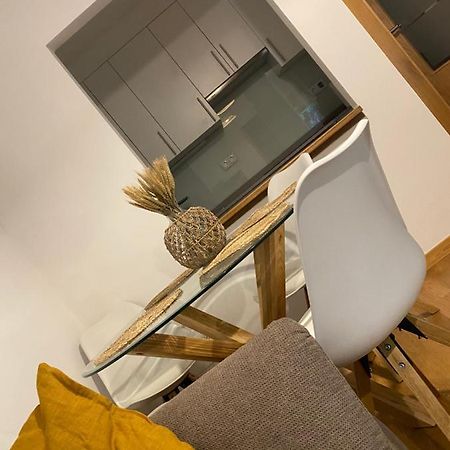 A Covina Apartment บิลาการ์เซีย เด อาโรว์ซา ภายนอก รูปภาพ
